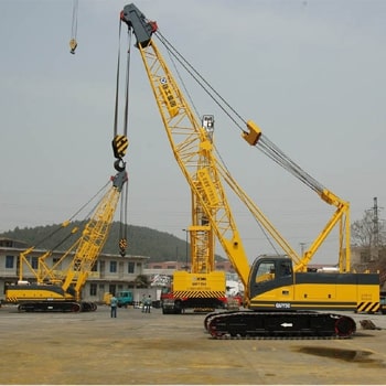 Crawler crane operators